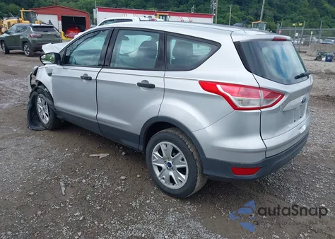 2016 Ford Escape S z USA, uszkodzony, nr VIN 1FMCU0F75GUB80550